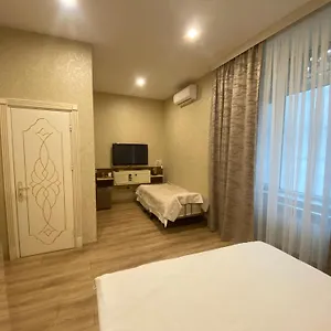 3* 酒店 Midcity